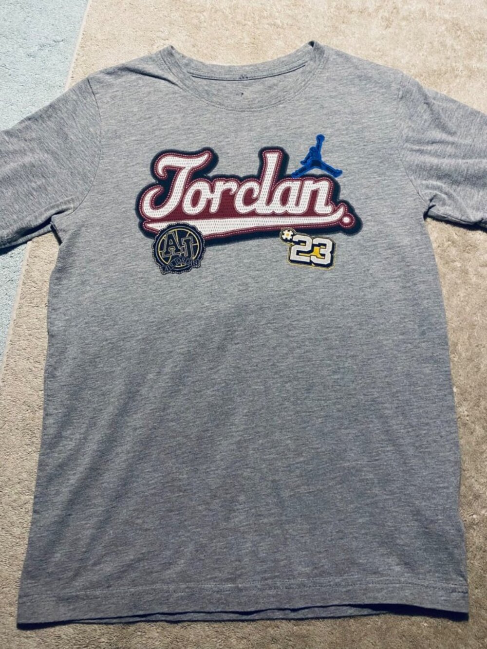 Air Jordan boys Graphic Gray T-Shirt With jordan Logo #23 Basketball Size large